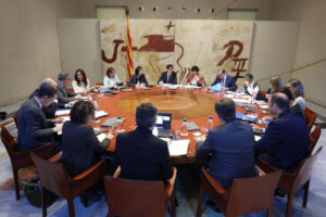 Reunión del Consell Executiu de la Generalitat de Catalunya con varios miembros presentes.